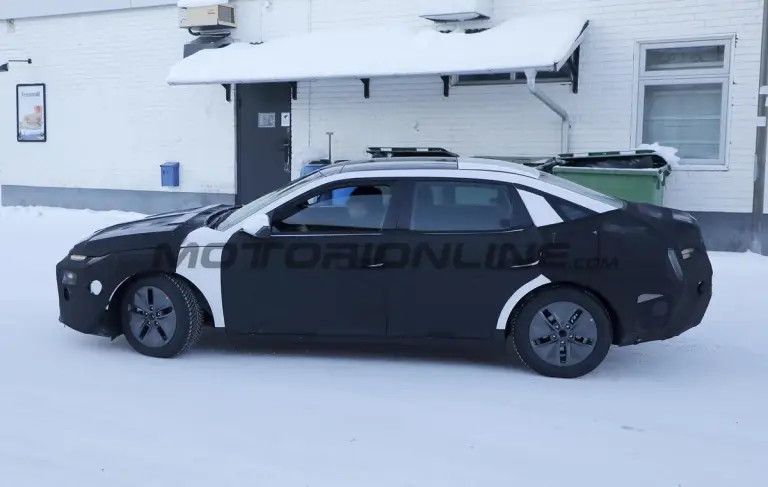 Hyundai Elantra 2027 - Foto spia 09-02-2026 - 4