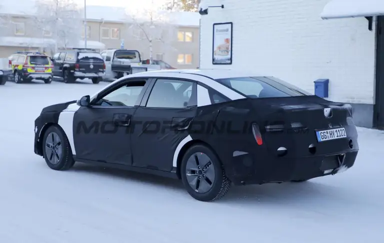 Hyundai Elantra 2027 - Foto spia 09-02-2026 - 5