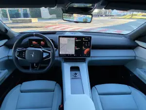 Polestar 4 2026 - Prova su strada