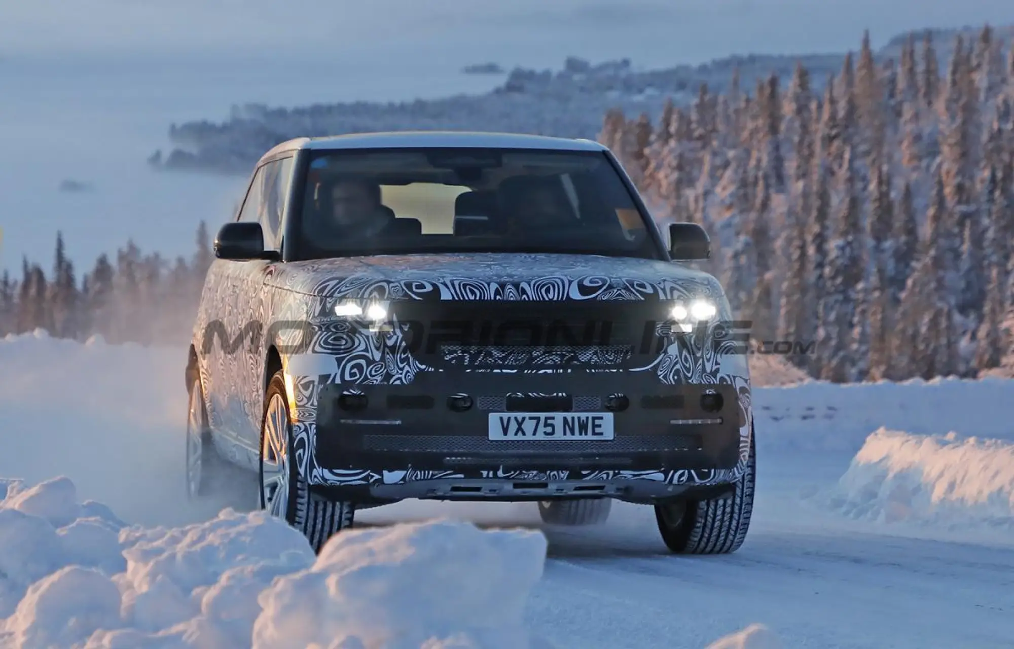 Range Rover 2028 - Foto spia 12-02-2026 - 1