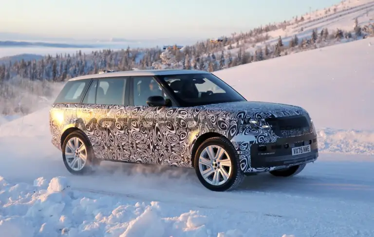 Range Rover 2028 - Foto spia 12-02-2026 - 6