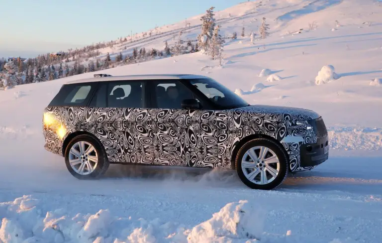 Range Rover 2028 - Foto spia 12-02-2026 - 4