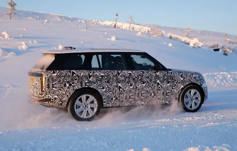 Range Rover 2028 - Foto spia 12-02-2026 - 5
