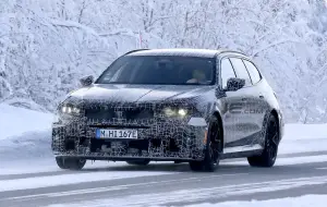 BMW M5 Touring 2028 - Foto spia 17-02-2026