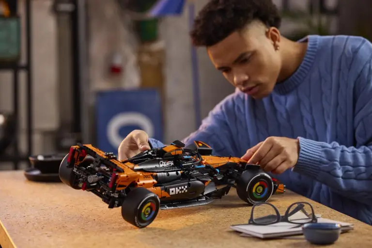 LEGO Technic McLaren MCL39 F1 - 9