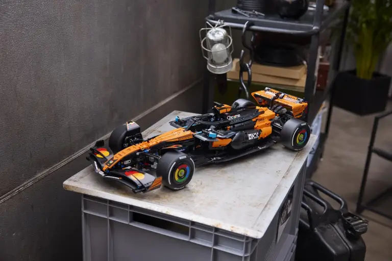 LEGO Technic McLaren MCL39 F1 - 19