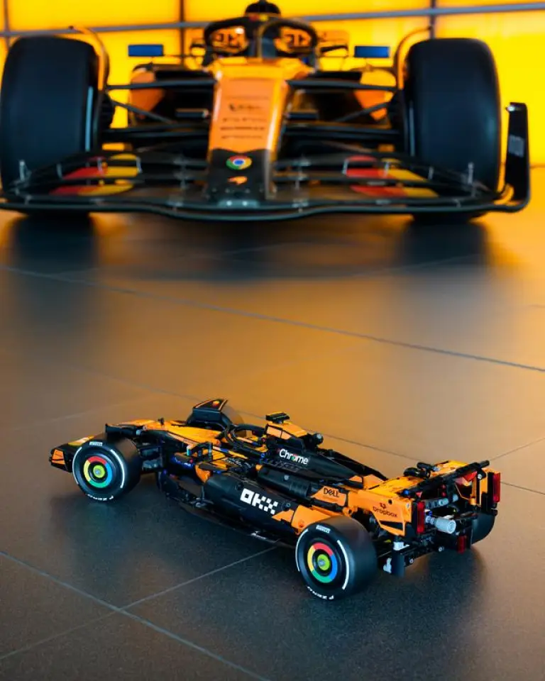 LEGO Technic McLaren MCL39 F1 - 27
