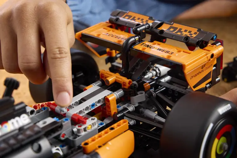 LEGO Technic McLaren MCL39 F1 - 6