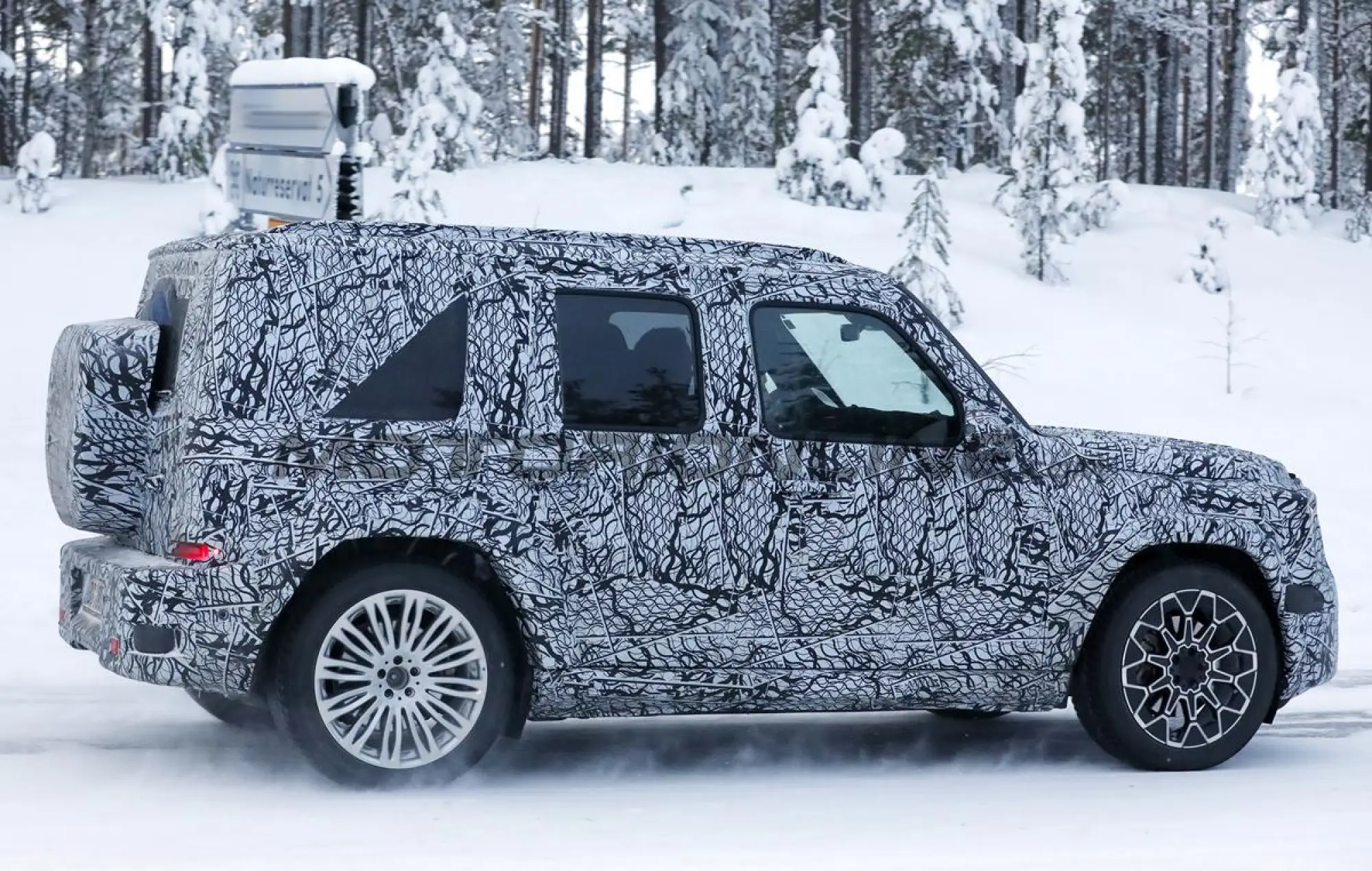 Mercedes baby Classe G EQ - Foto spia 18-02-2026 - 6