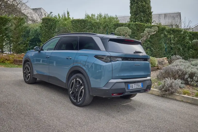 Peugeot 5008 Plug-in Hybrid - Nizza 2030 - 2