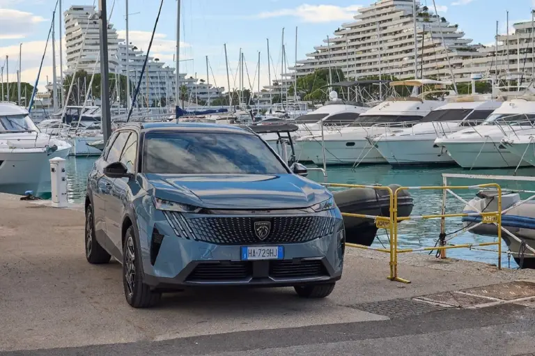 Peugeot 5008 Plug-in Hybrid - Nizza 2030 - 1