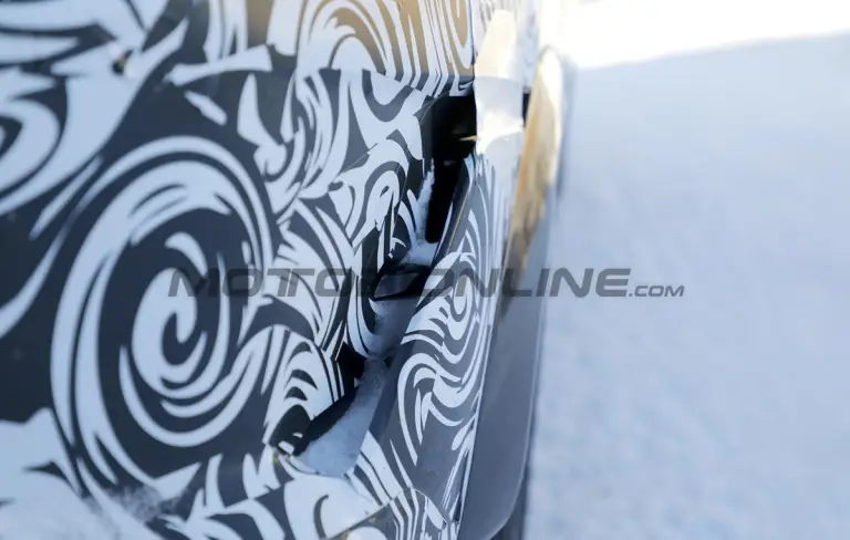 Lamborghini Urus SE Performante 2027 - Foto spia 20-02-2026 - 9