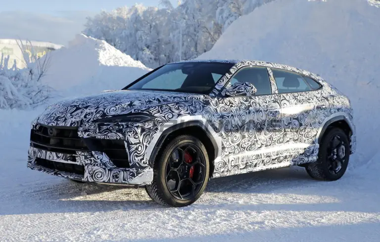 Lamborghini Urus SE Performante 2027 - Foto spia 20-02-2026 - 2