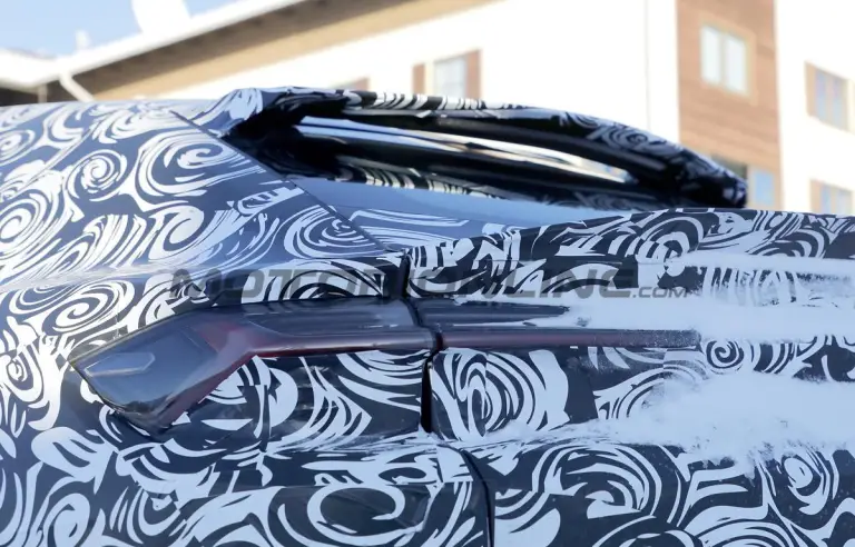 Lamborghini Urus SE Performante 2027 - Foto spia 20-02-2026 - 8