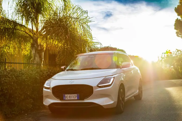 Suzuki Swift Hybrid Sakura - 12