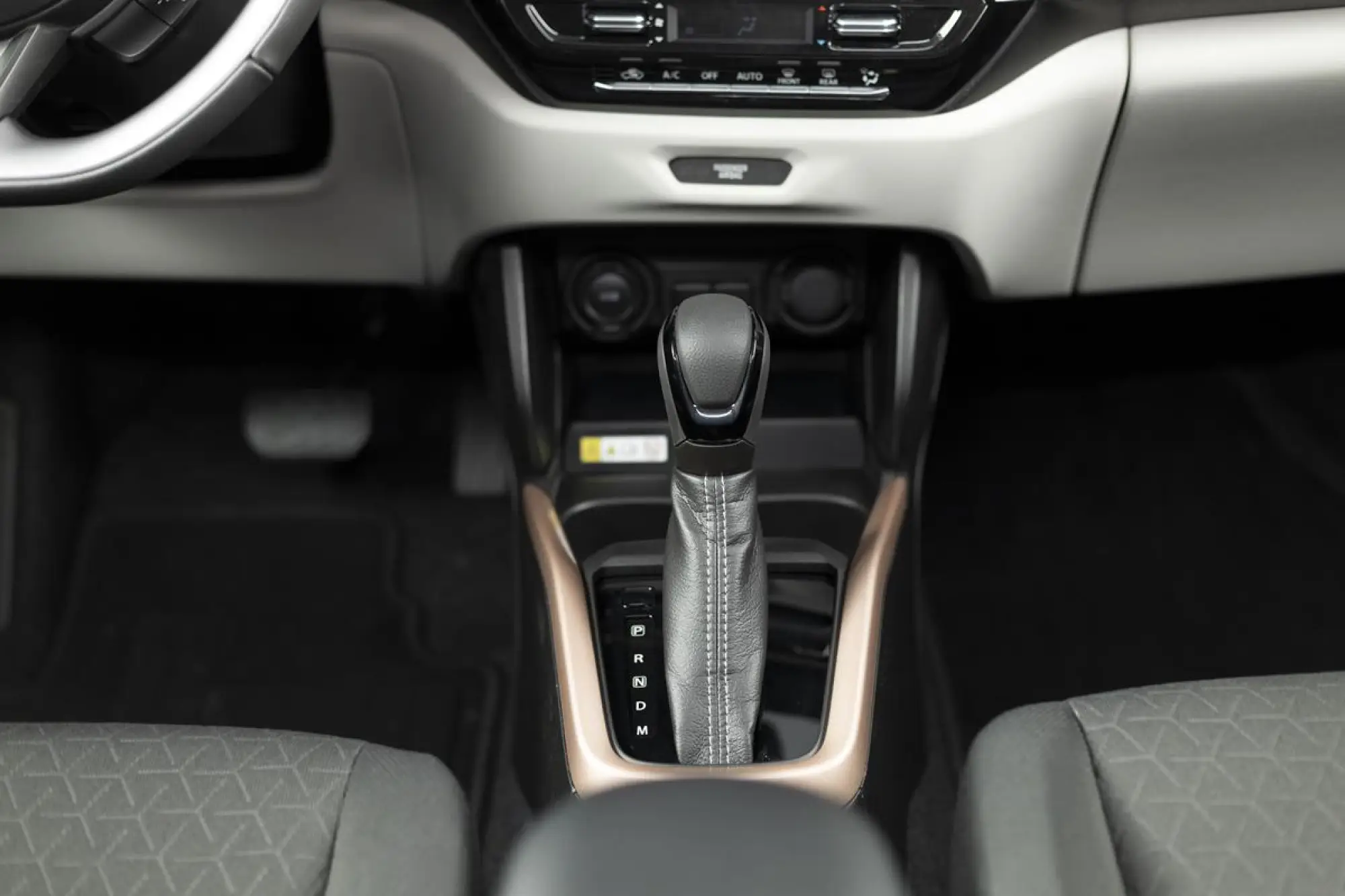 Suzuki Swift Hybrid Sakura - 124