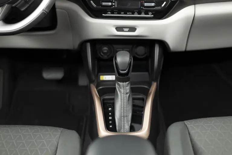 Suzuki Swift Hybrid Sakura - 124