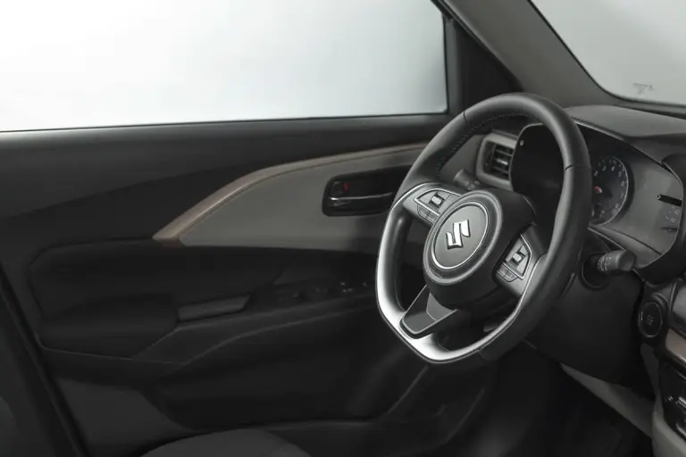 Suzuki Swift Hybrid Sakura - 128