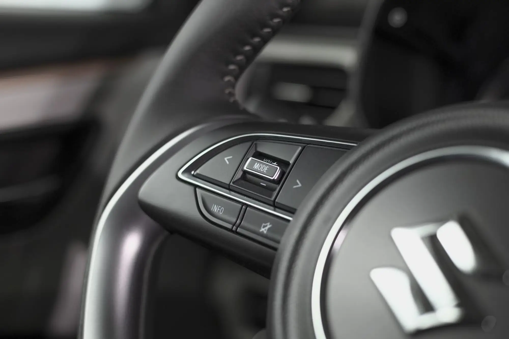 Suzuki Swift Hybrid Sakura - 131