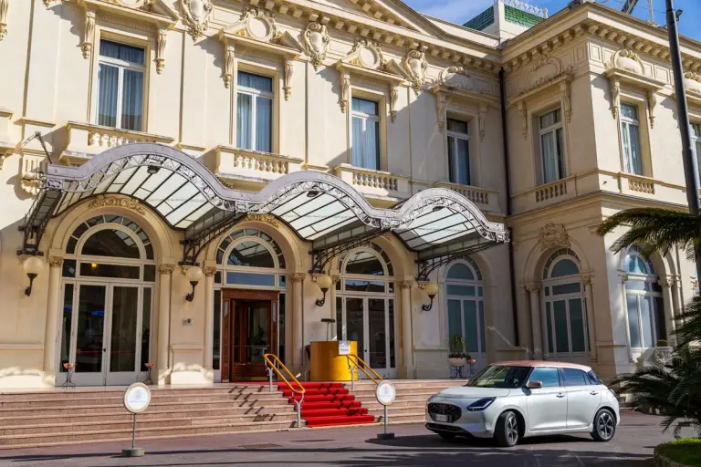 Suzuki Swift Hybrid Sakura - 15