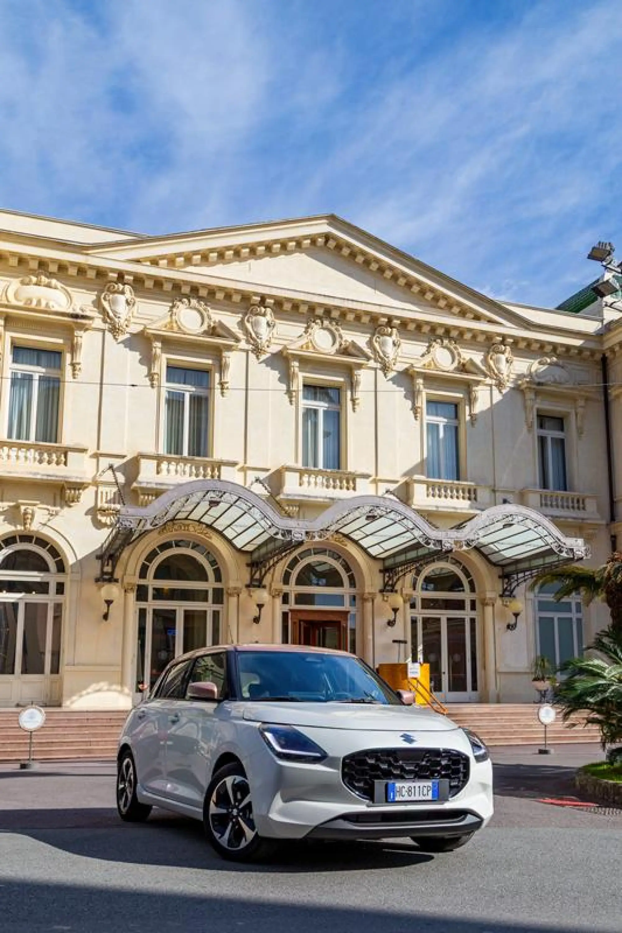 Suzuki Swift Hybrid Sakura - 19