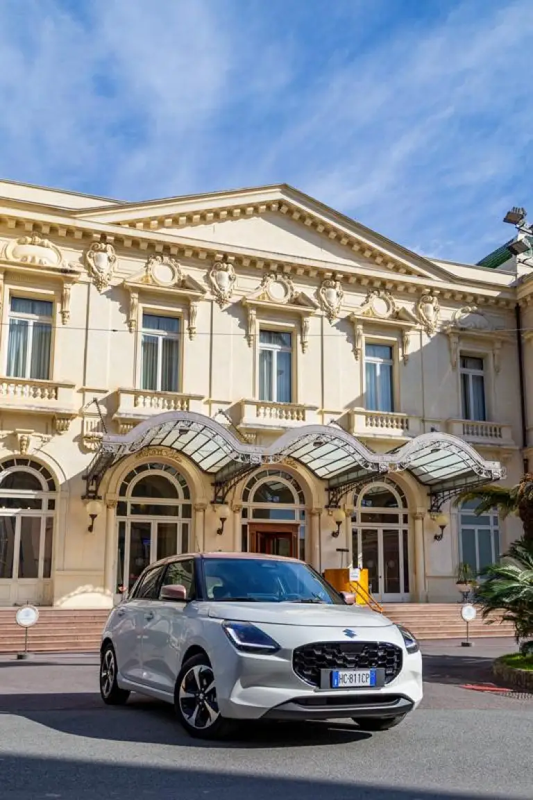 Suzuki Swift Hybrid Sakura - 19