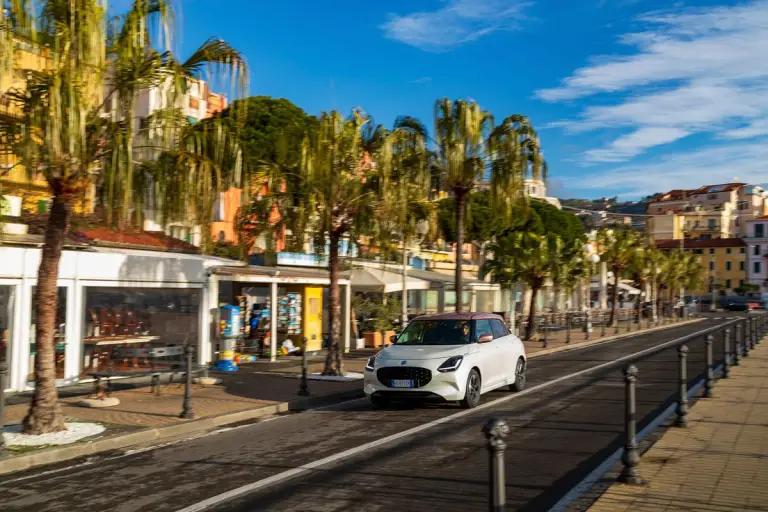 Suzuki Swift Hybrid Sakura - 2