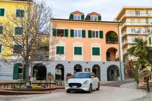 Suzuki Swift Hybrid Sakura - 21