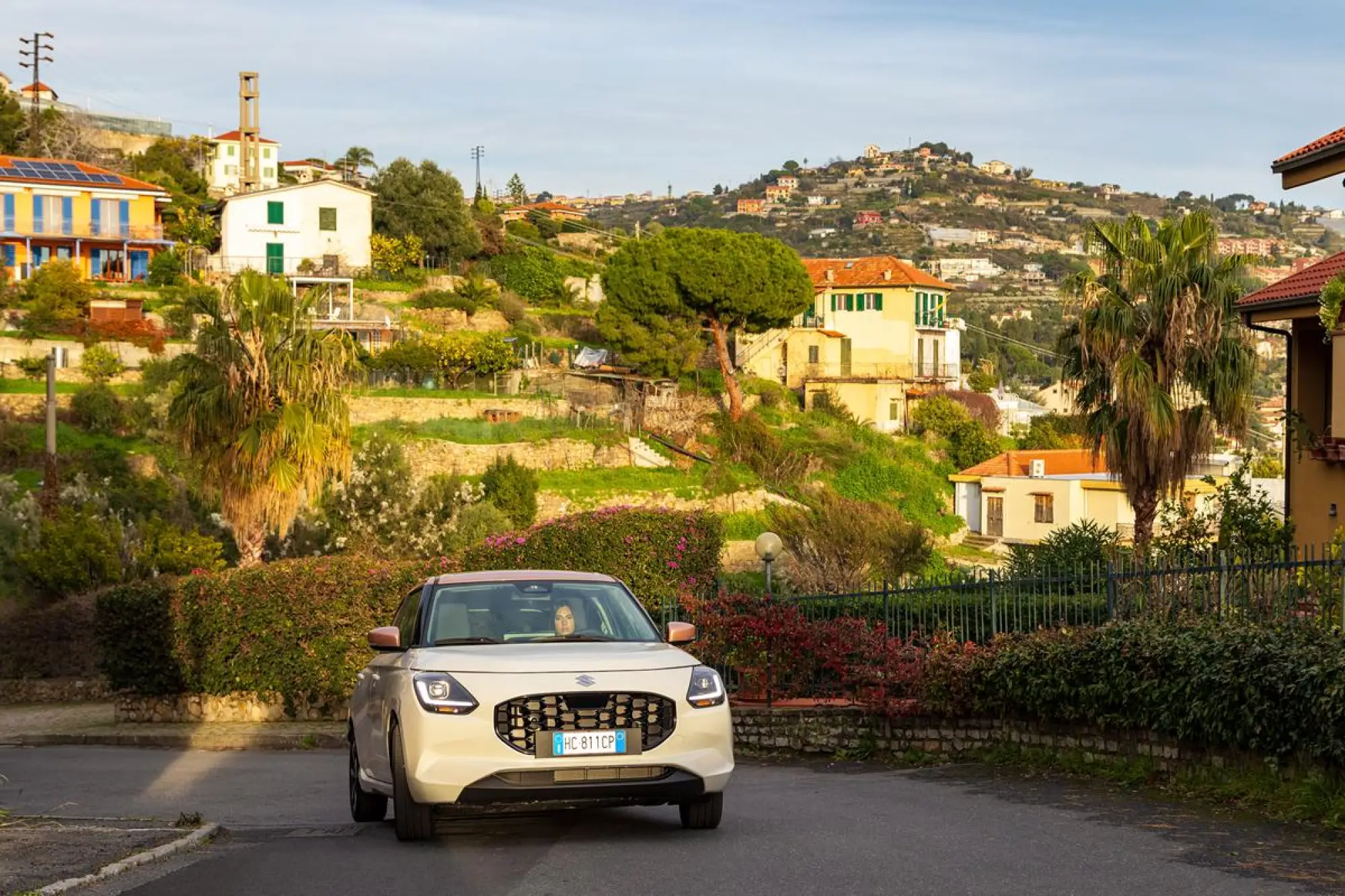 Suzuki Swift Hybrid Sakura - 23