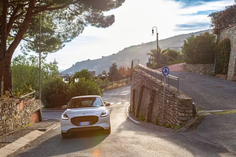 Suzuki Swift Hybrid Sakura - 28