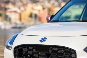 Suzuki Swift Hybrid Sakura - 43