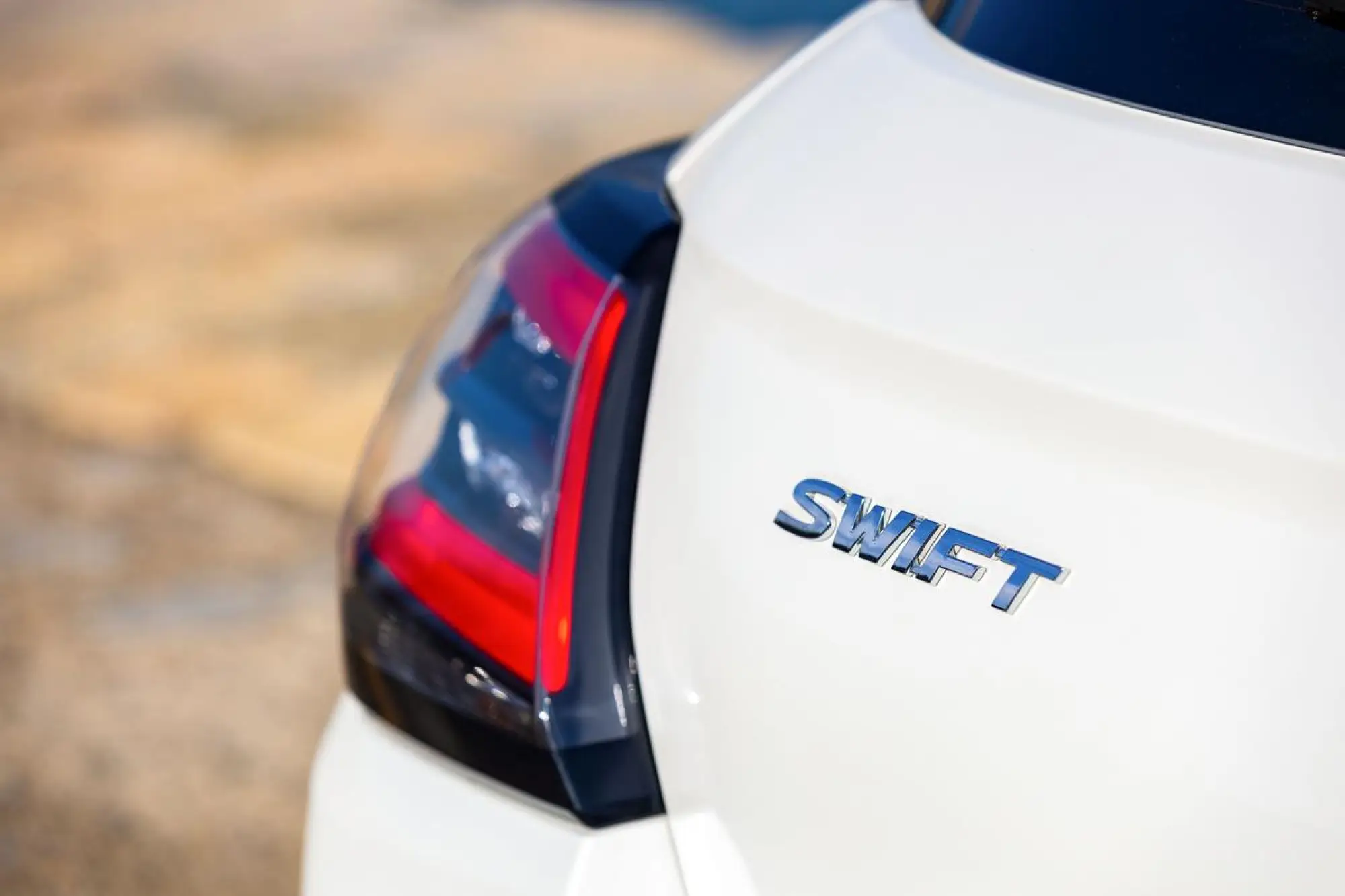 Suzuki Swift Hybrid Sakura - 61