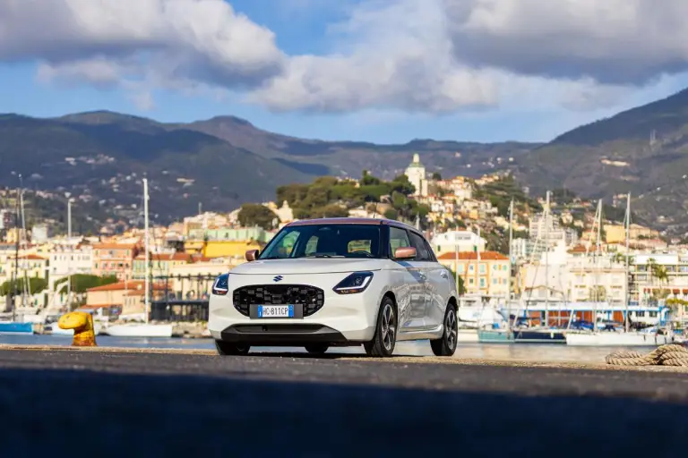 Suzuki Swift Hybrid Sakura - 70