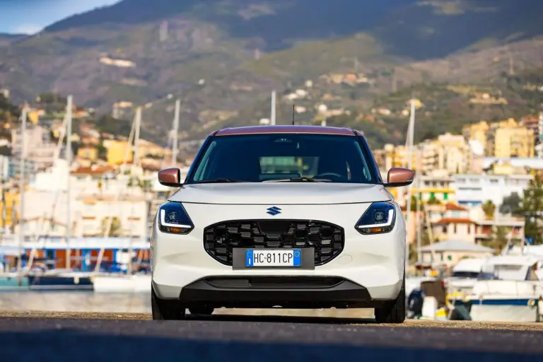 Suzuki Swift Hybrid Sakura - 76