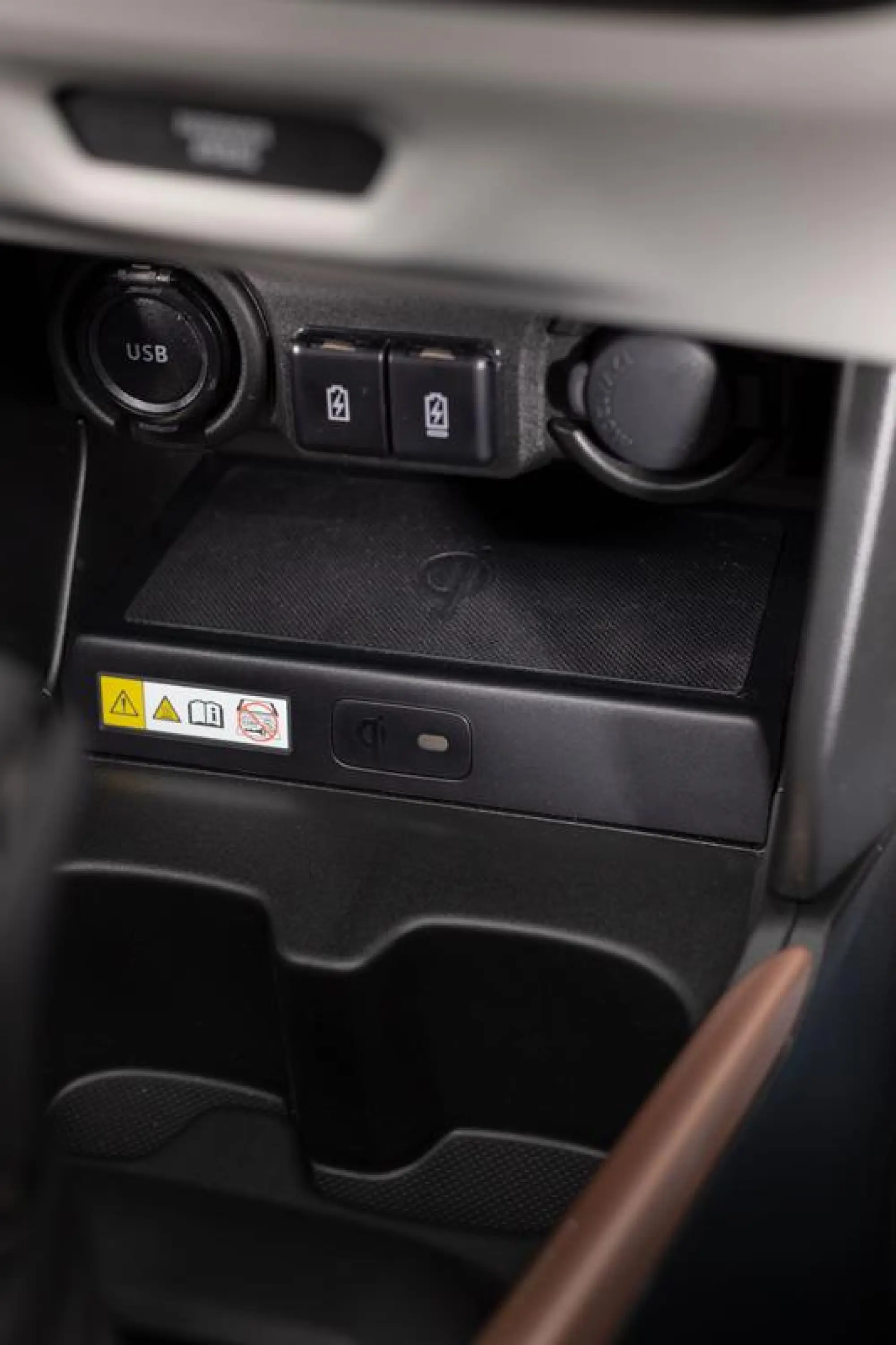 Suzuki Swift Hybrid Sakura - 84