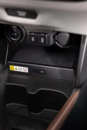 Suzuki Swift Hybrid Sakura - 84