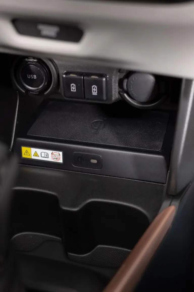 Suzuki Swift Hybrid Sakura - 84