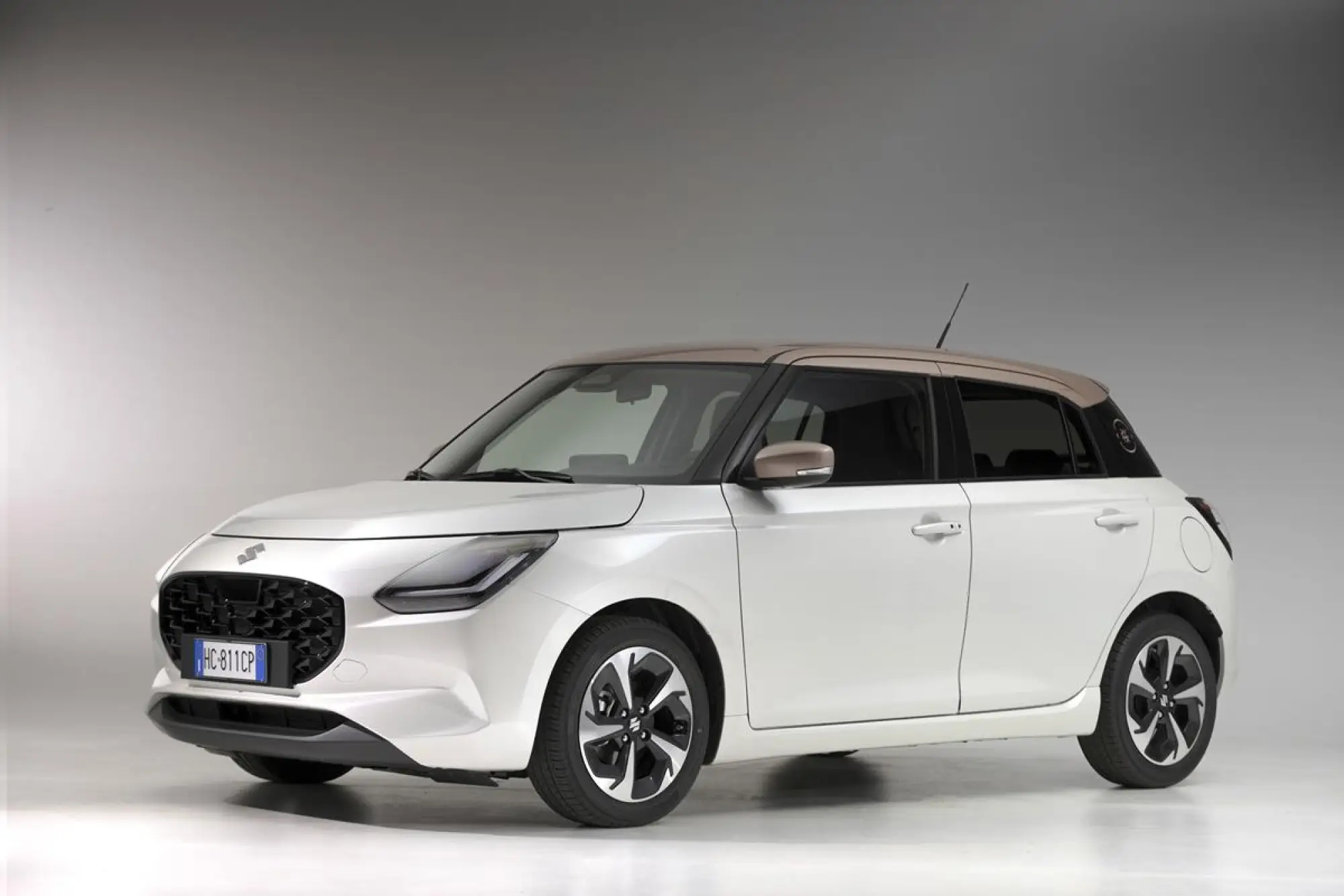 Suzuki Swift Hybrid Sakura - 85