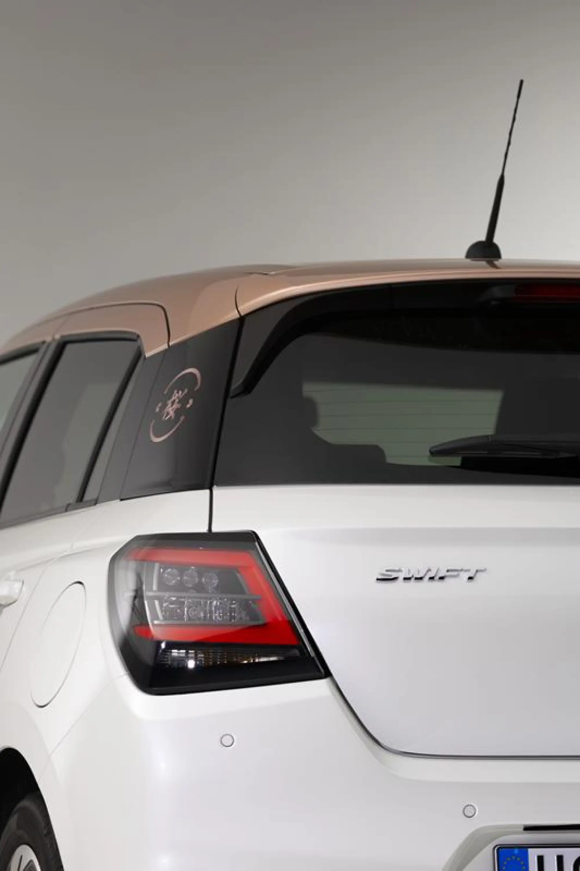 Suzuki Swift Hybrid Sakura - 92