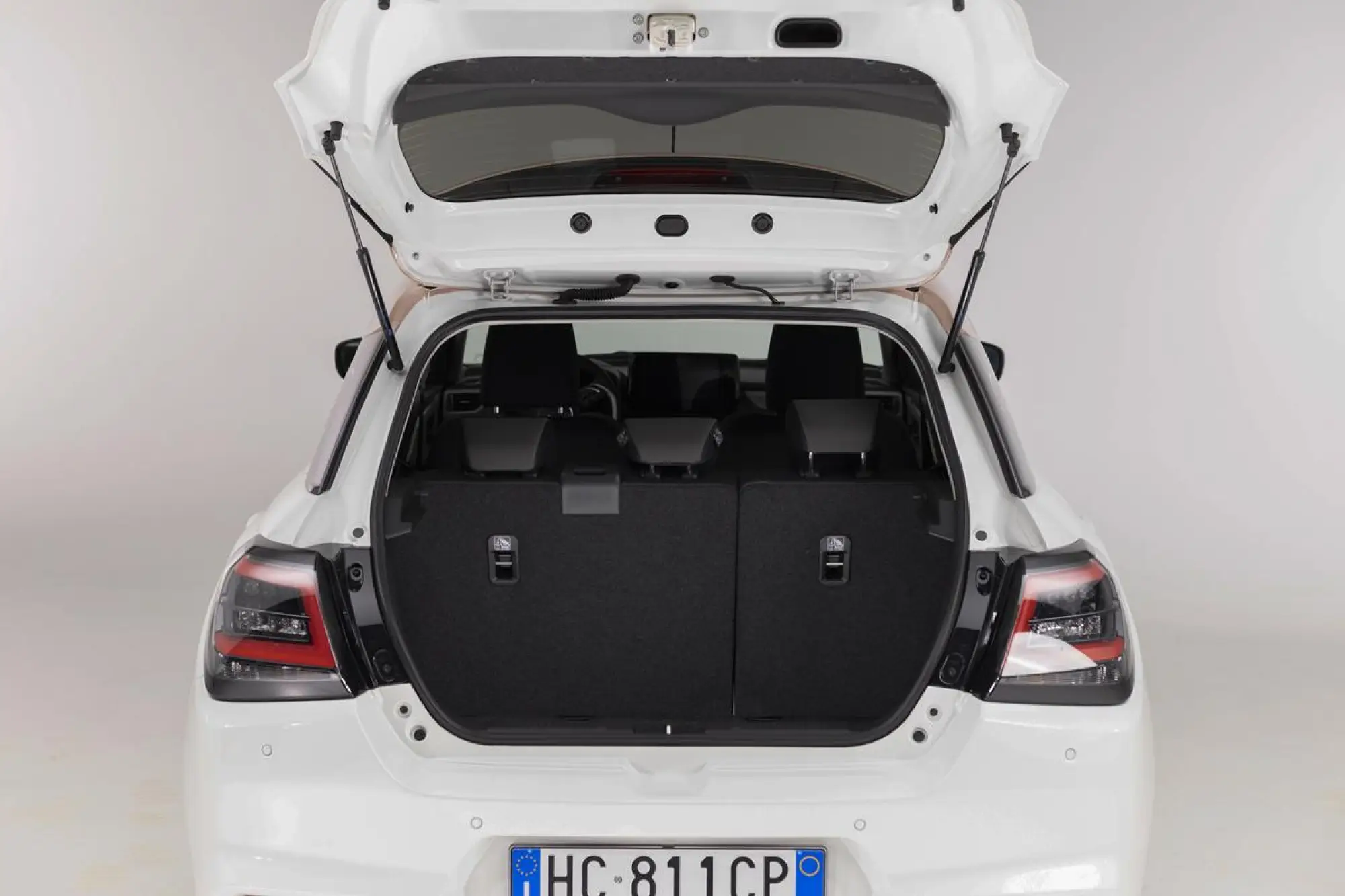 Suzuki Swift Hybrid Sakura - 97