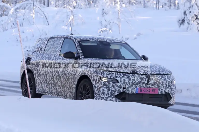 Lancia Gamma - Foto spia 25-2-2026 - 17