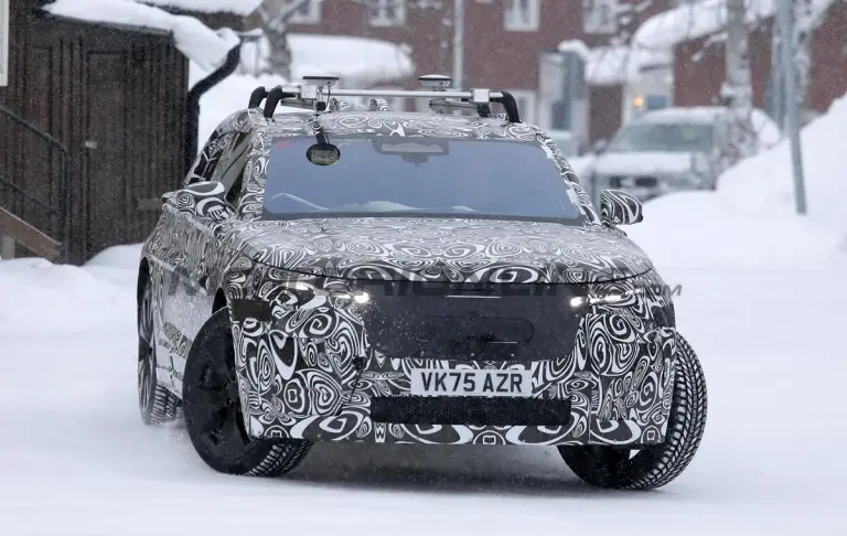 Range Rover Velar 2027 - Foto spia 27-02-2026 - 14