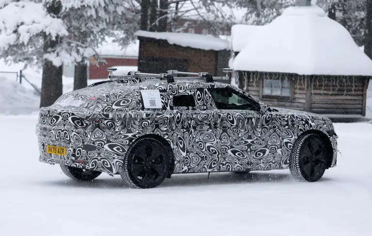 Range Rover Velar 2027 - Foto spia 27-02-2026 - 8