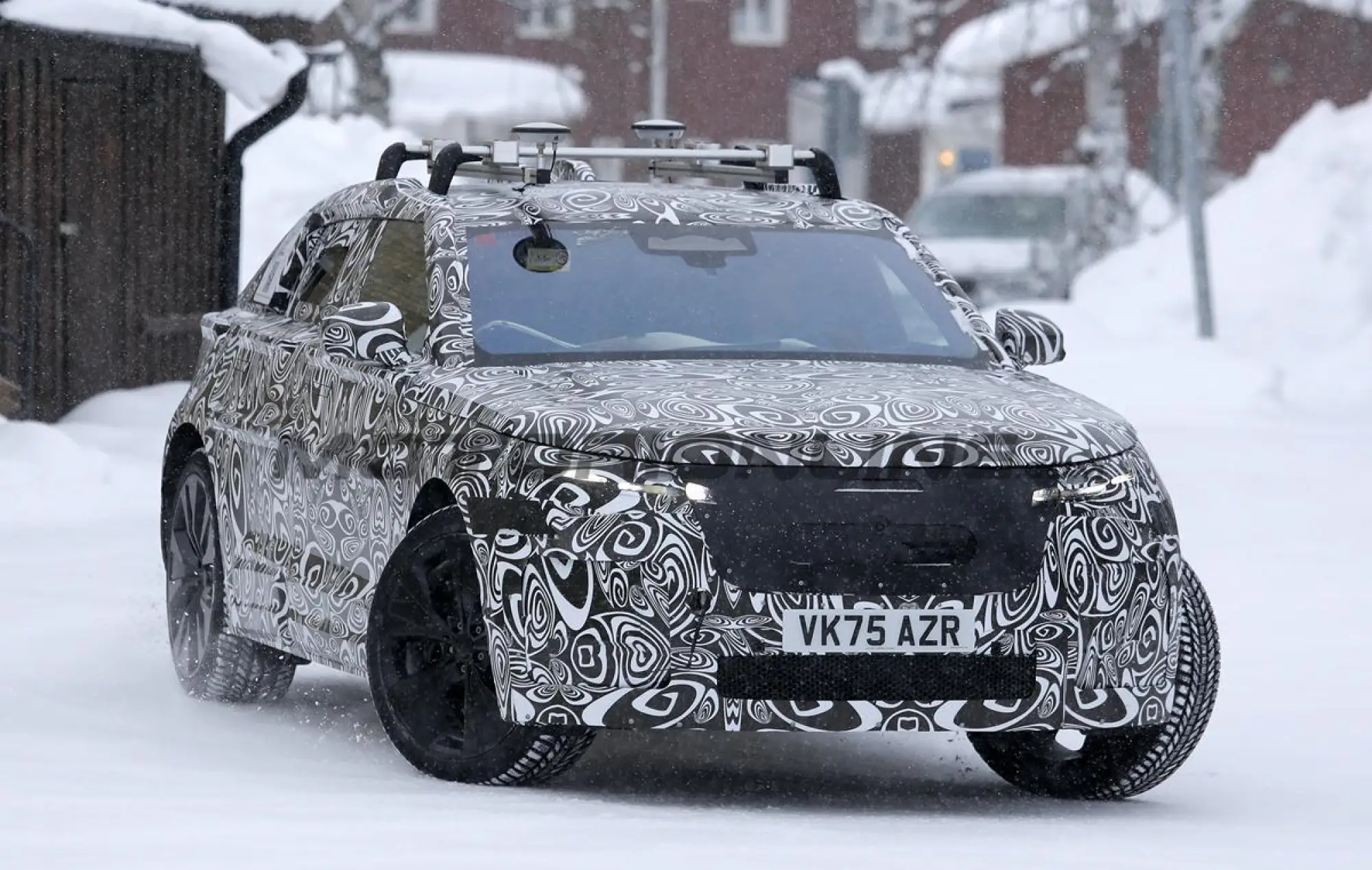 Range Rover Velar 2027 - Foto spia 27-02-2026 - 4