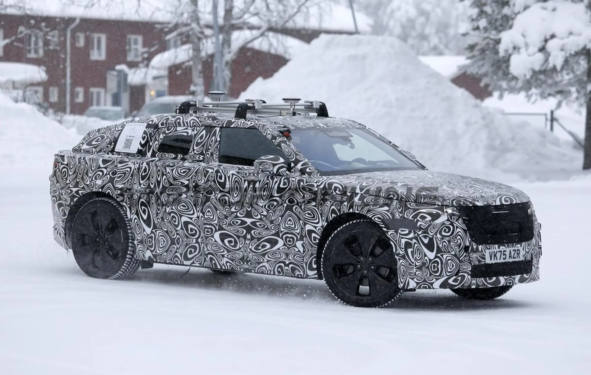 Range Rover Velar 2027 - Foto spia 27-02-2026 - 2