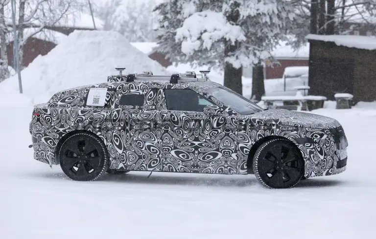 Range Rover Velar 2027 - Foto spia 27-02-2026 - 6