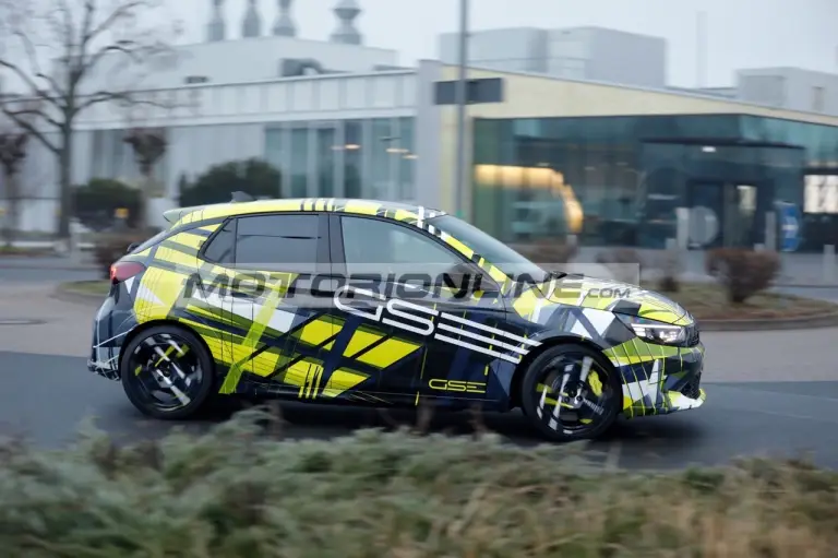 Opel Corsa GSE - Foto spia 2-3-2026 - 3