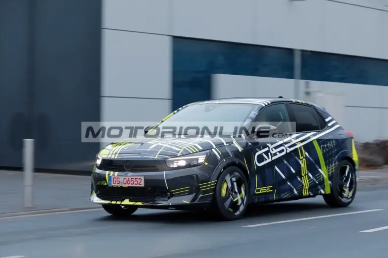 Opel Corsa GSE - Foto spia 2-3-2026 - 10