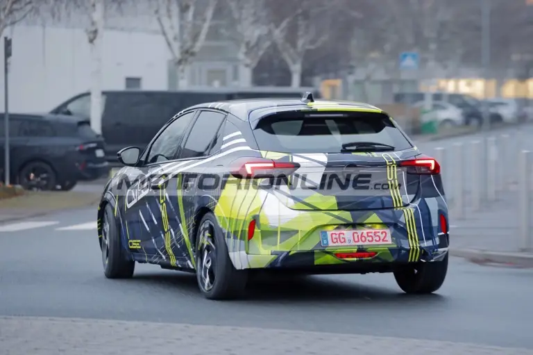 Opel Corsa GSE - Foto spia 2-3-2026 - 14