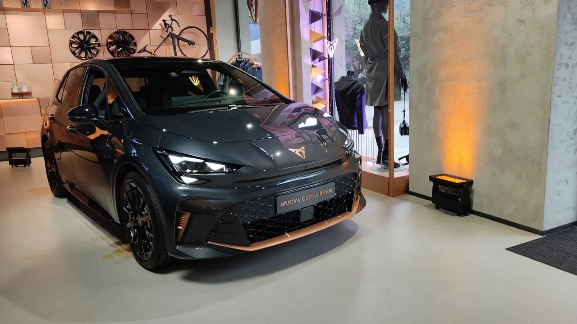 Cupra Born 2026 - Foto live Milano - 3